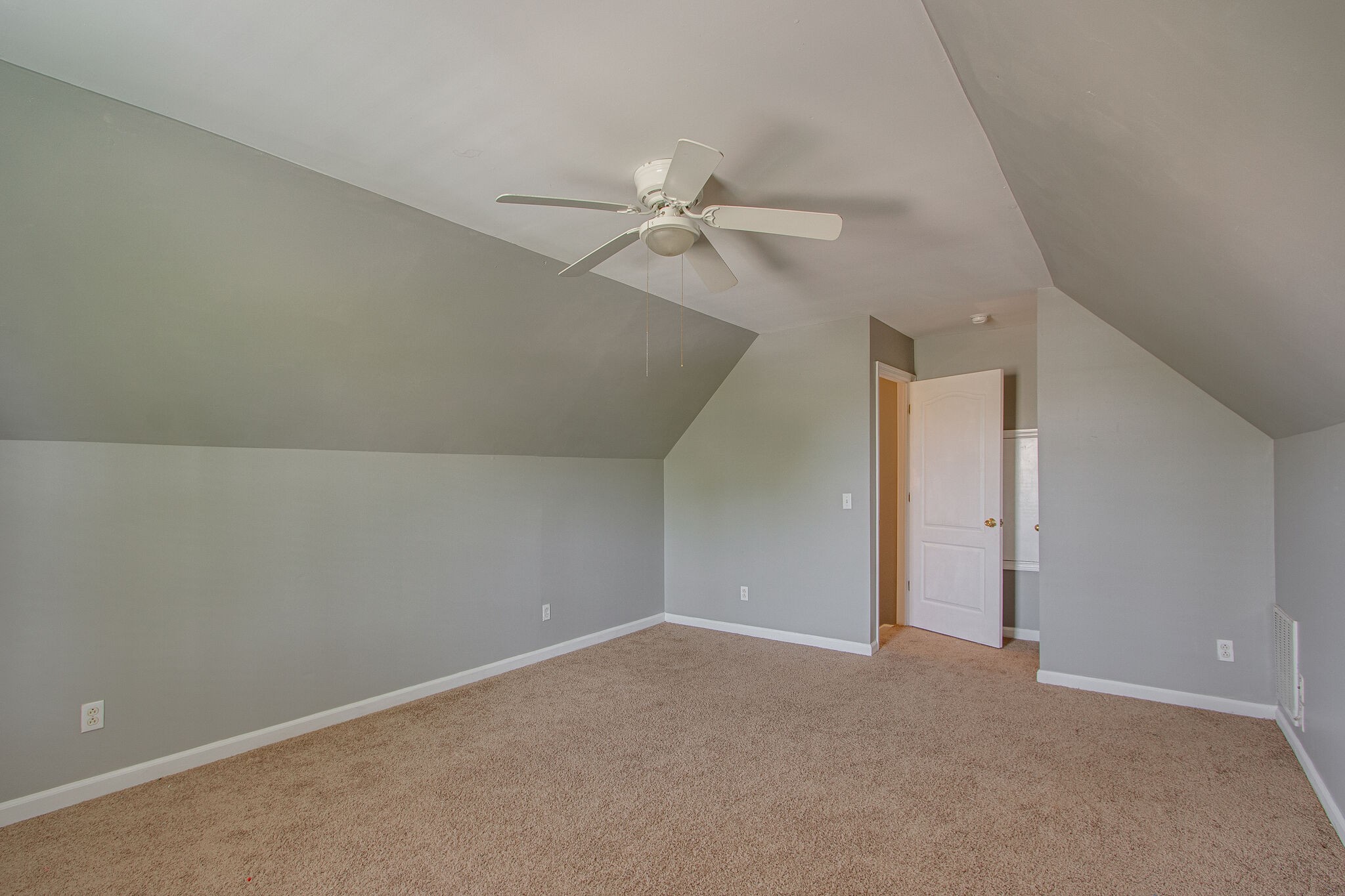 1615 Pacer Court Spring Hill, TN 37174 - Photo 28 of 30 an empty room with a ceiling fan and a ceiling fan