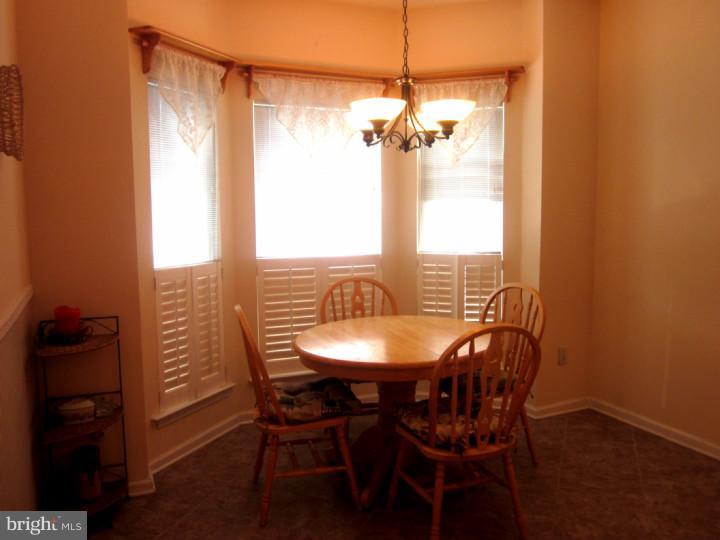 91 Windingbrook Road Bordentown, NJ 08505 - Photo 11 of 24 Breakfast Room