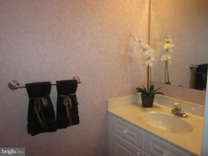 91 Windingbrook Road Bordentown, NJ 08505 - Photo 12 of 24 Half Bath