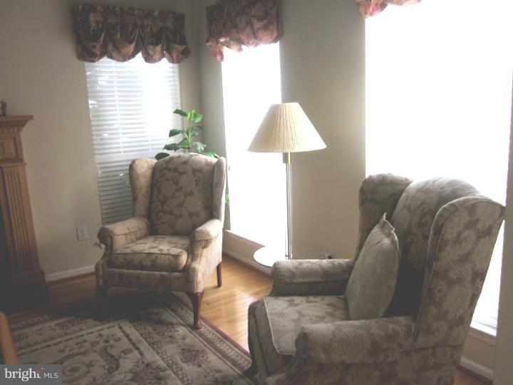 91 Windingbrook Road Bordentown, NJ 08505 - Photo 5 of 24 Living Room