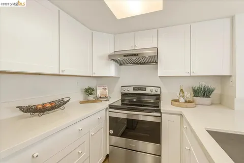 $639,000 | 545 Pierce Street, Unit 2313, Albany, CA 94706