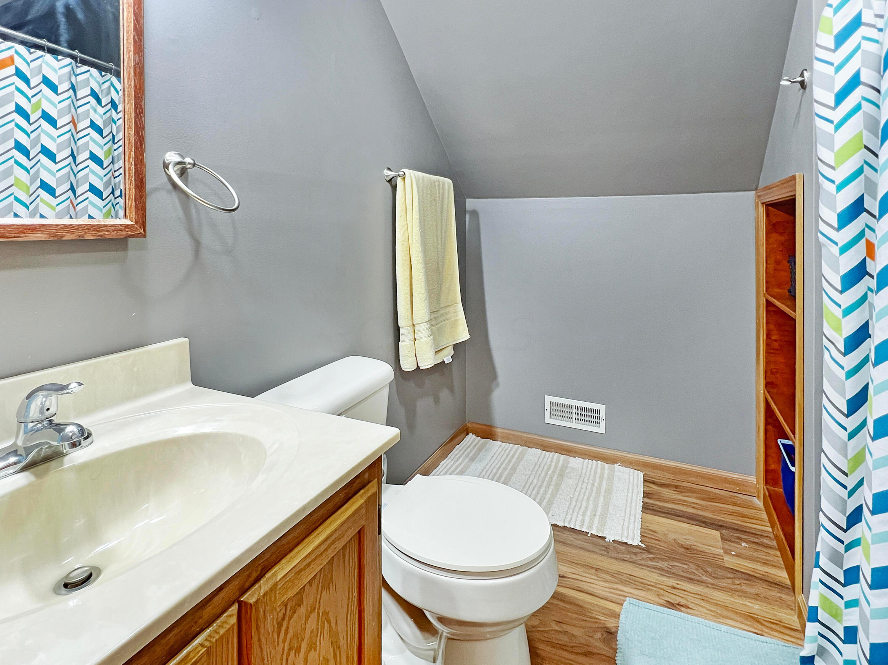 977 Jasper-Coil Road Washington Court House, OH 43160 - Photo 18 of 27 upstairs bathroom