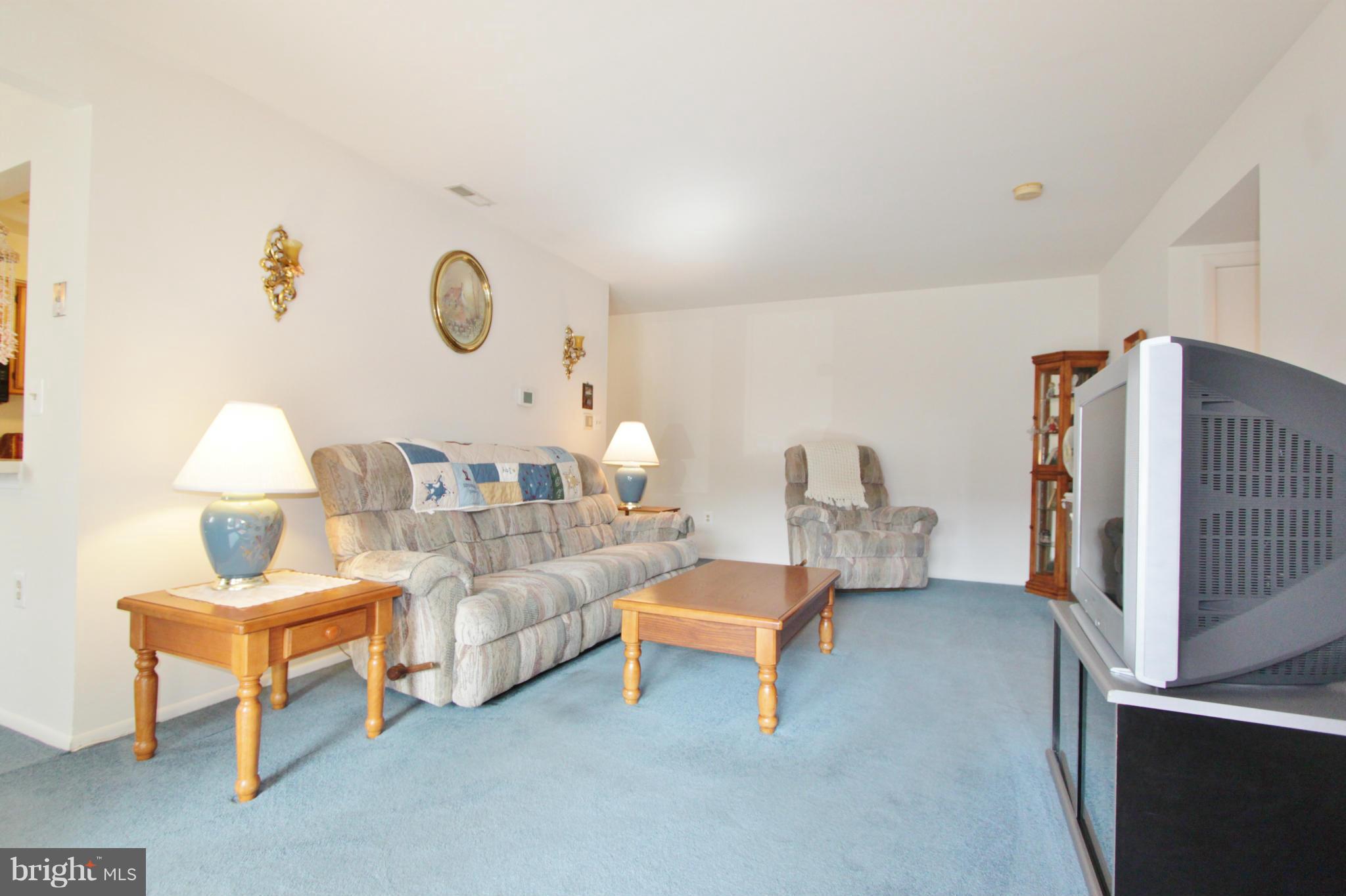 1001 Spring Gate Road, Unit 1D Catonsville, MD 21228 - Photo 11 of 18 Living Room