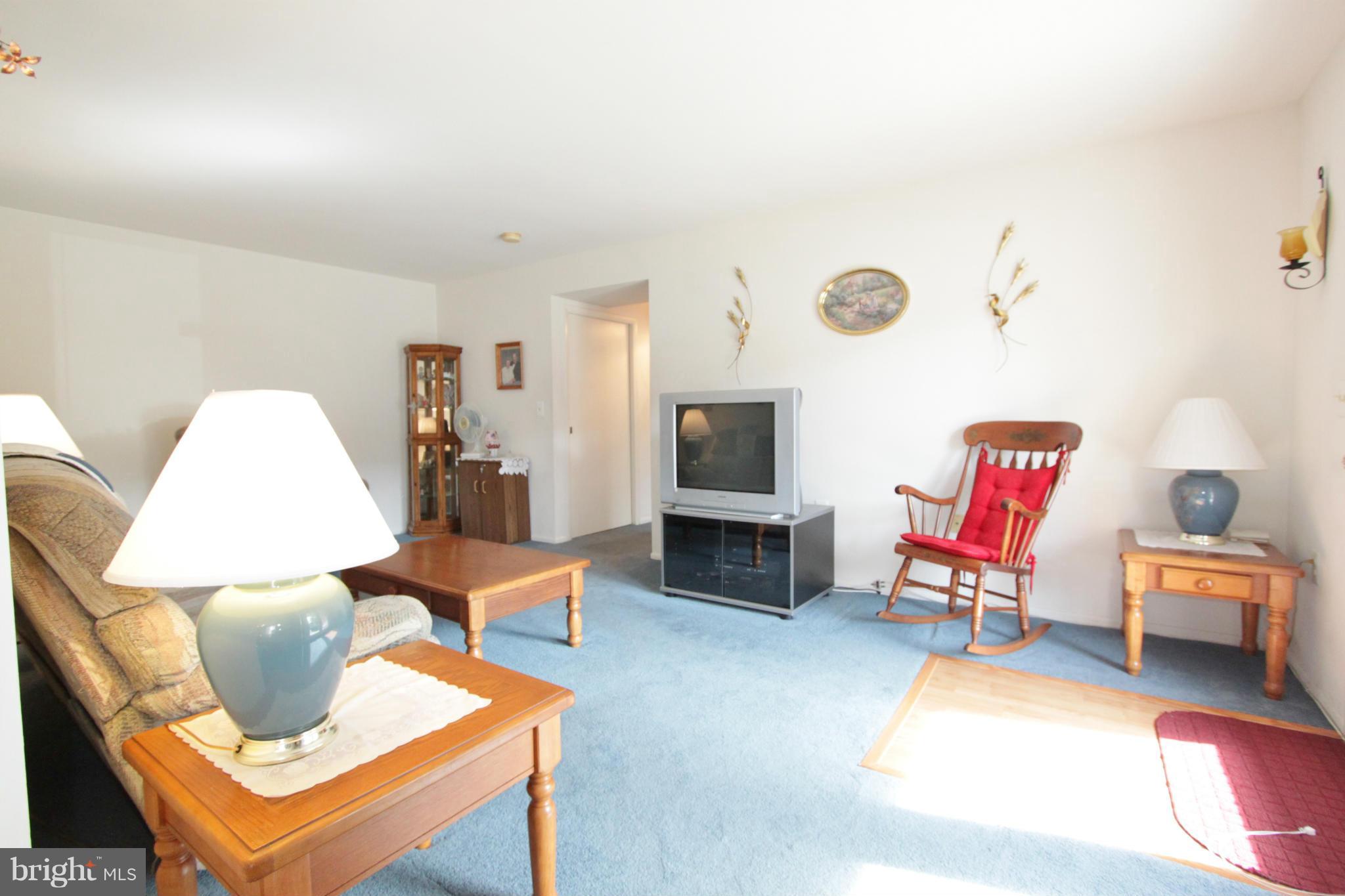 1001 Spring Gate Road, Unit 1D Catonsville, MD 21228 - Photo 12 of 18 Living Room