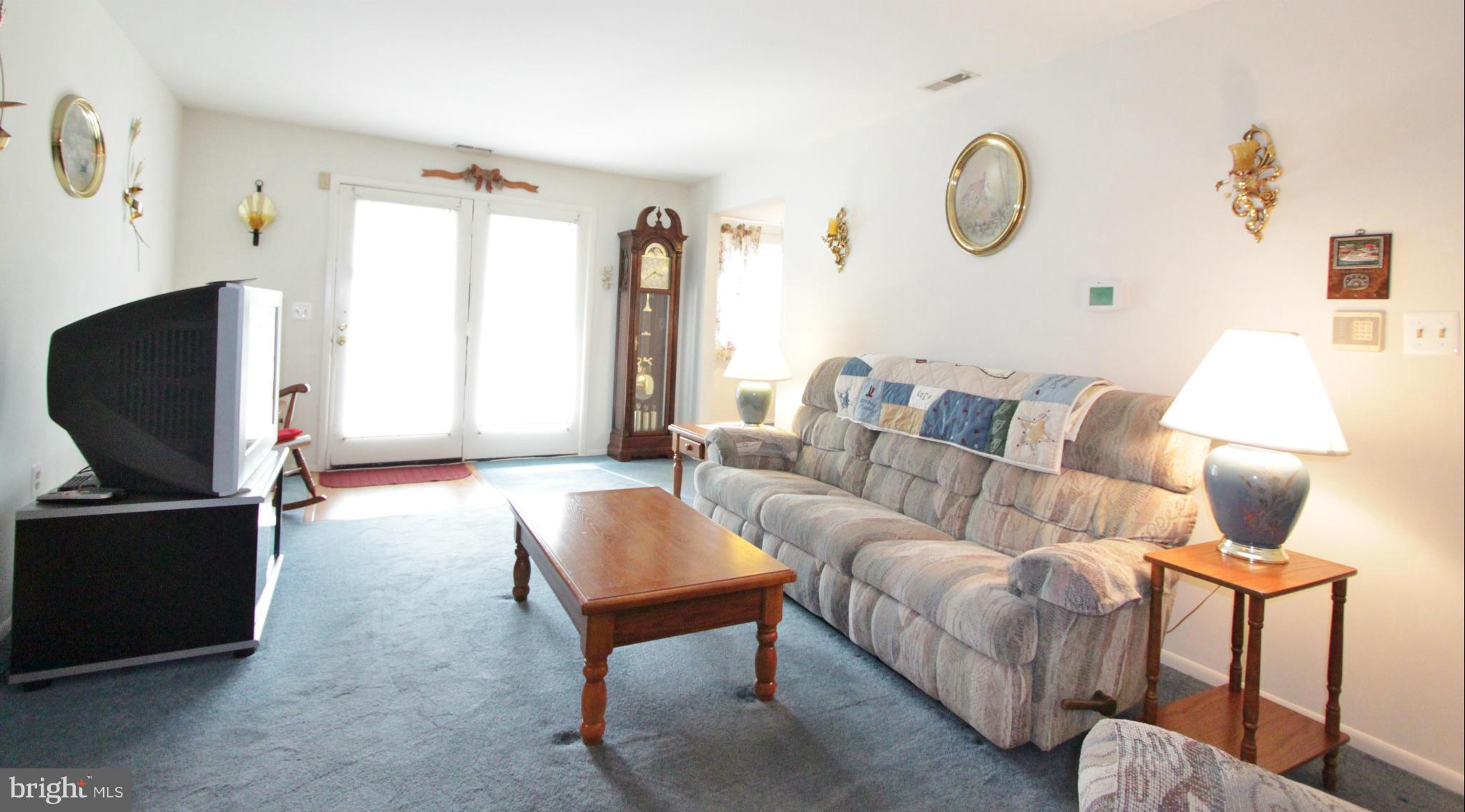 1001 Spring Gate Road, Unit 1D Catonsville, MD 21228 - Photo 15 of 18 Living Room
