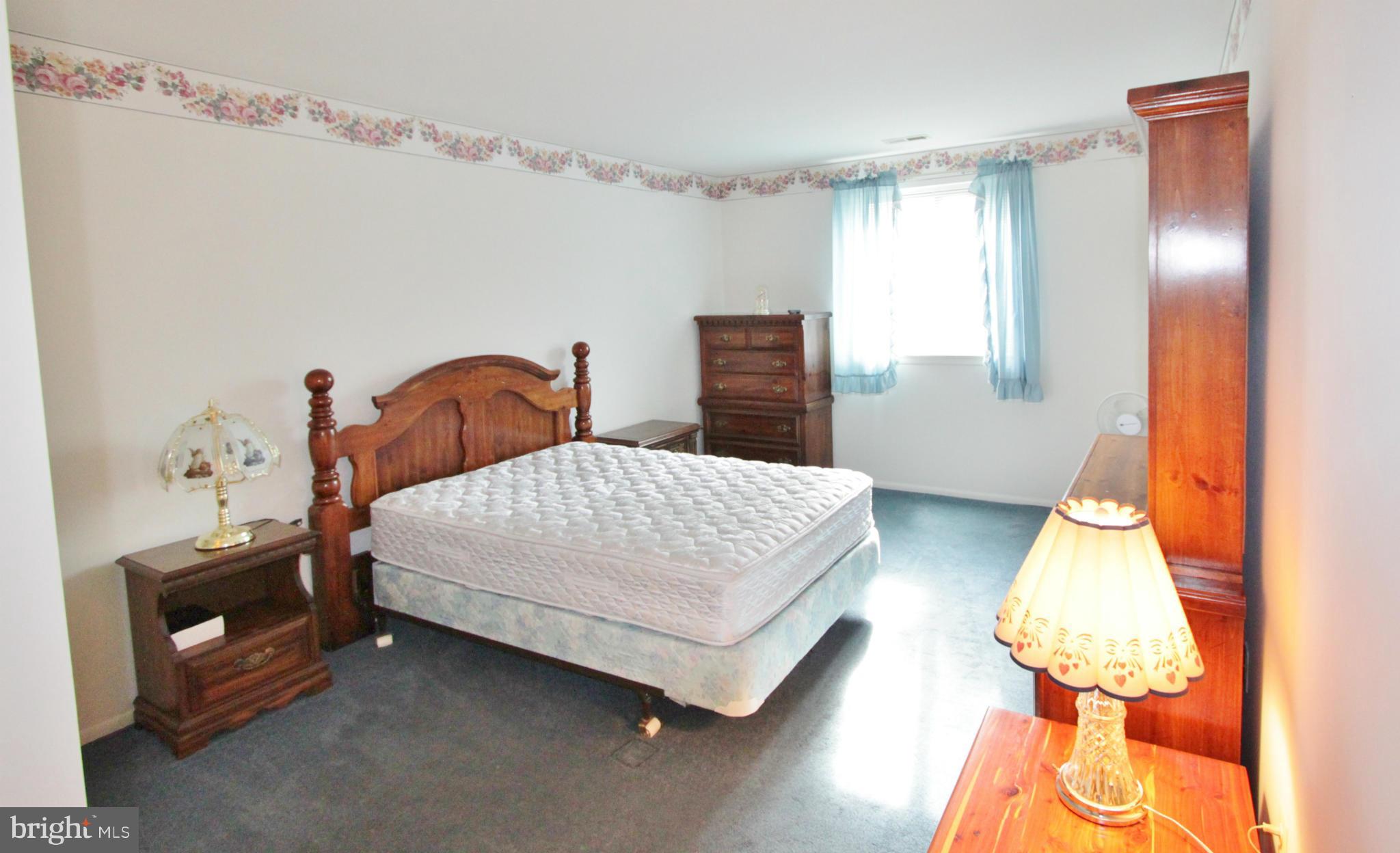 Bedroom (Master)