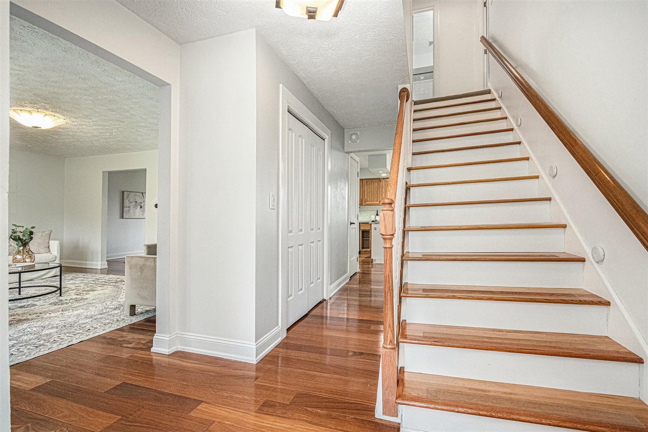 2569 Ridgewood Trail Berrien Springs, MI 49103 - Photo 8 of 31