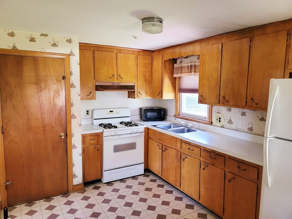 3 Alice Road Randolph, MA 02368 - Photo 11 of 23 Gallery Image 11