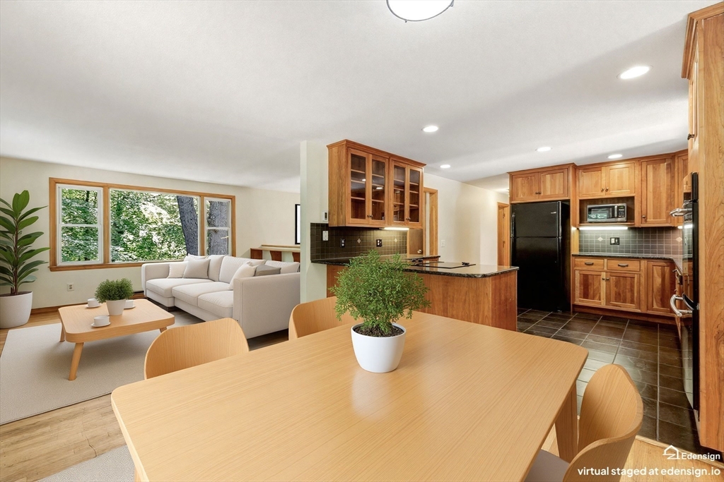 418 State Street Amherst, MA 01002 - Photo 10 of 39