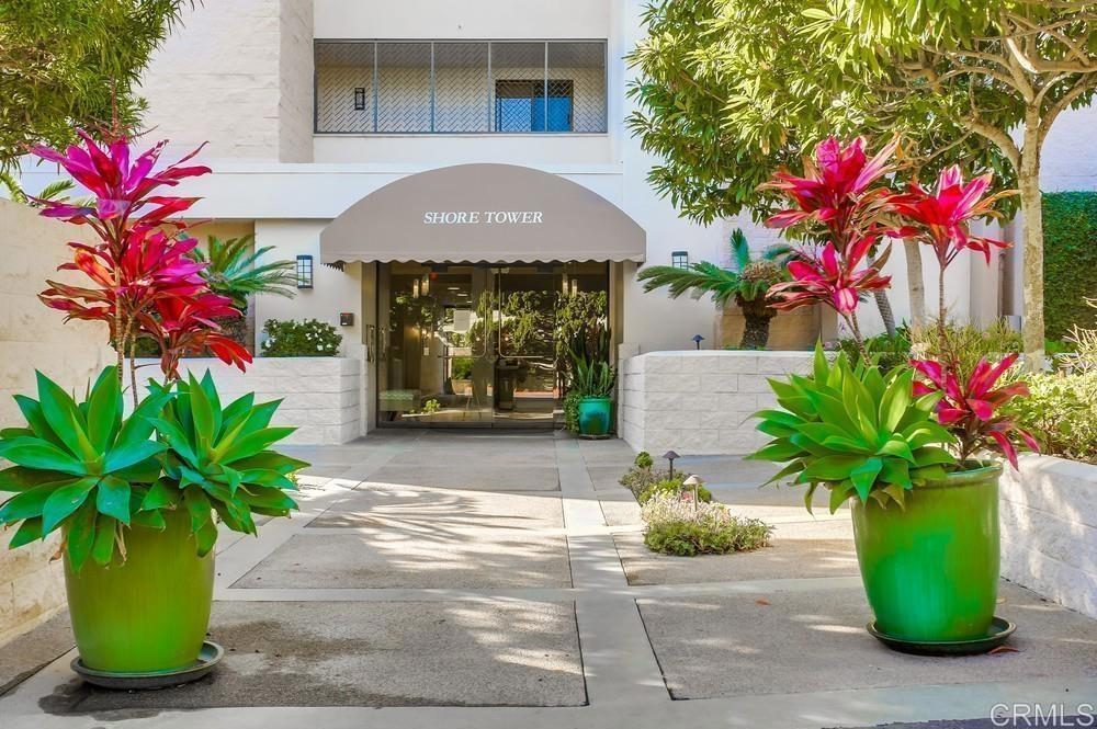 2500 Torrey Pines Road, Unit 802 La Jolla, CA 92037 - Photo 35 of 40 a front view of a house with a yard