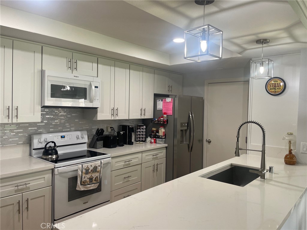 26592 Farrell Street Menifee, CA 92586 - Photo 5 of 31