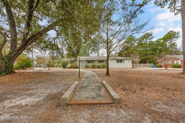 $525,000 | 9 Castlewood Drive, Wilmington, NC 28409