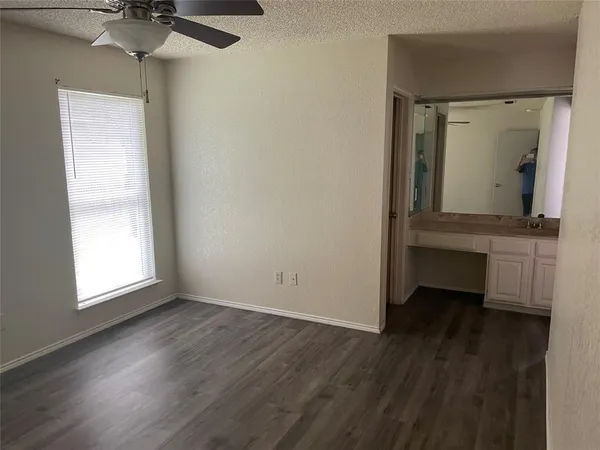 $1,900 | 7420 Meadowcreek Drive, Fort Worth, TX 76133