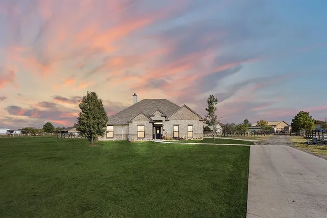 $810,900 | 10832 Ridge Country Road, Haslet, TX 76052