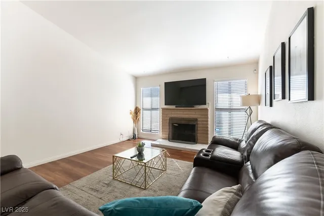 $2,000 | 6173 West Twain Avenue, Las Vegas, NV 89103