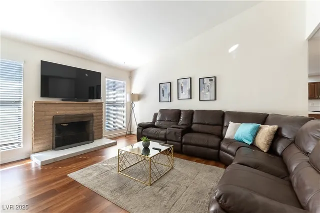 $2,000 | 6173 West Twain Avenue, Las Vegas, NV 89103