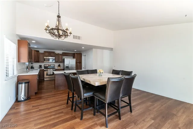 $2,000 | 6173 West Twain Avenue, Las Vegas, NV 89103