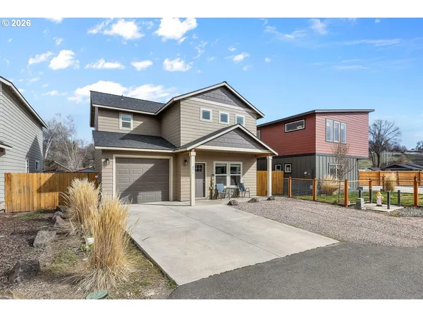 $424,900 | 871 Northeast 6th Street, Prineville, OR 97754