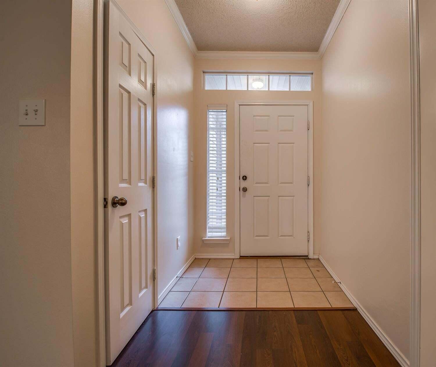 6806 86th Street Lubbock, TX 79424 - Photo 3 of 19 20241219224131638230000000-o