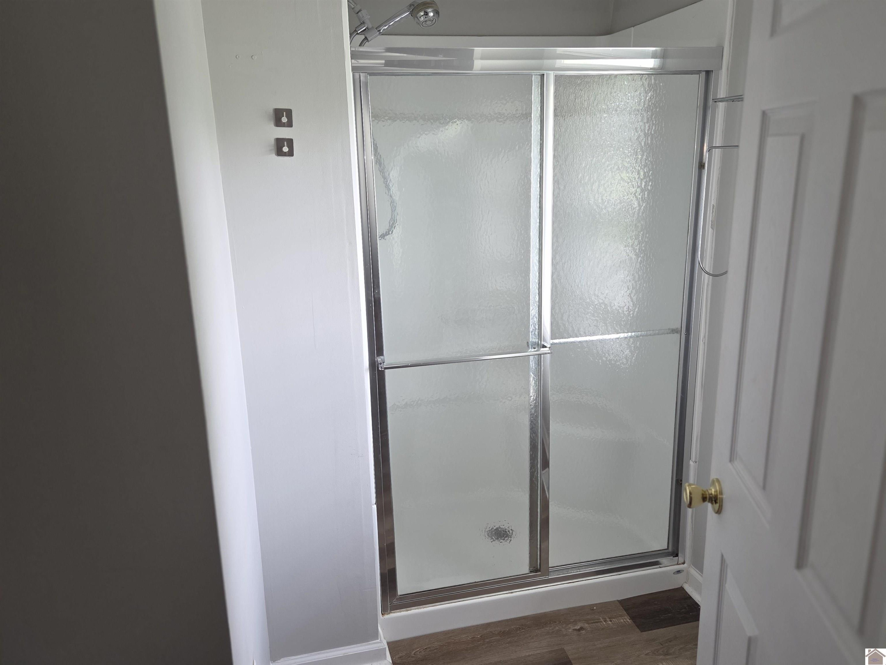2014 Mayfield Road Wickliffe, KY 42087 - Photo 6 of 9 Primary Bath
