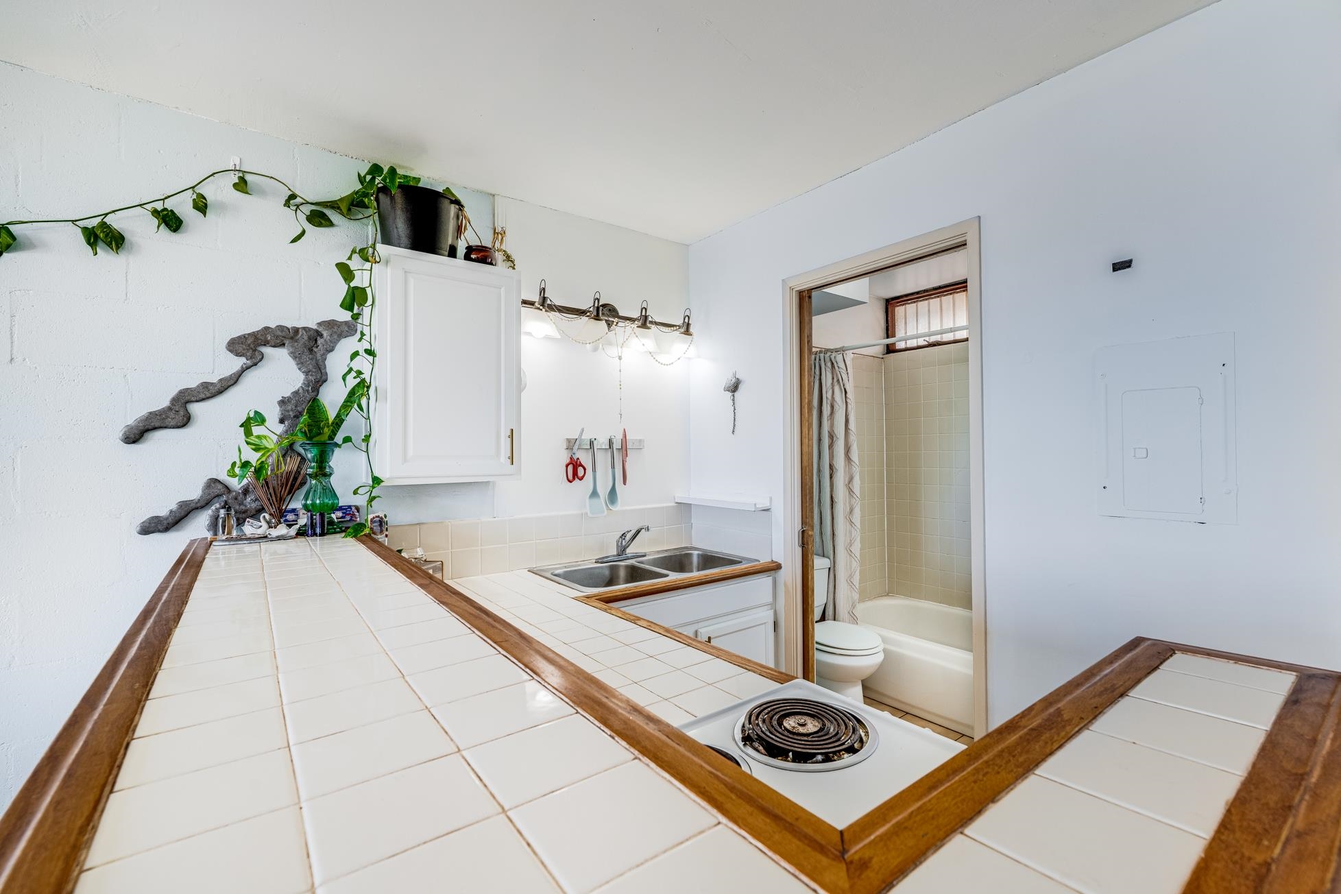 3660 Lower Honoapiilani Road, Unit 403 Lahaina, HI 96761 - Photo 14 of 41