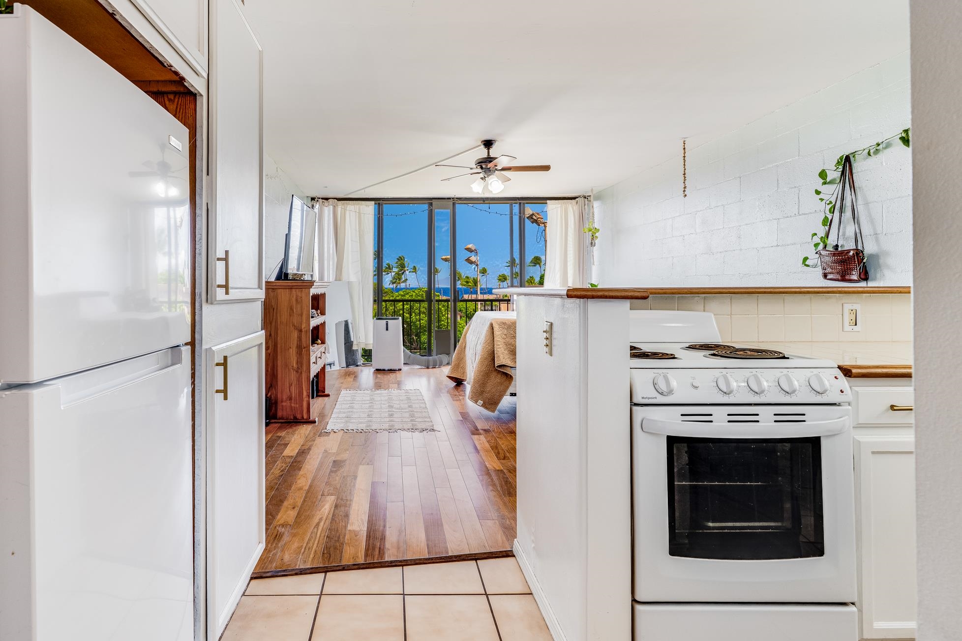 3660 Lower Honoapiilani Road, Unit 403 Lahaina, HI 96761 - Photo 5 of 41