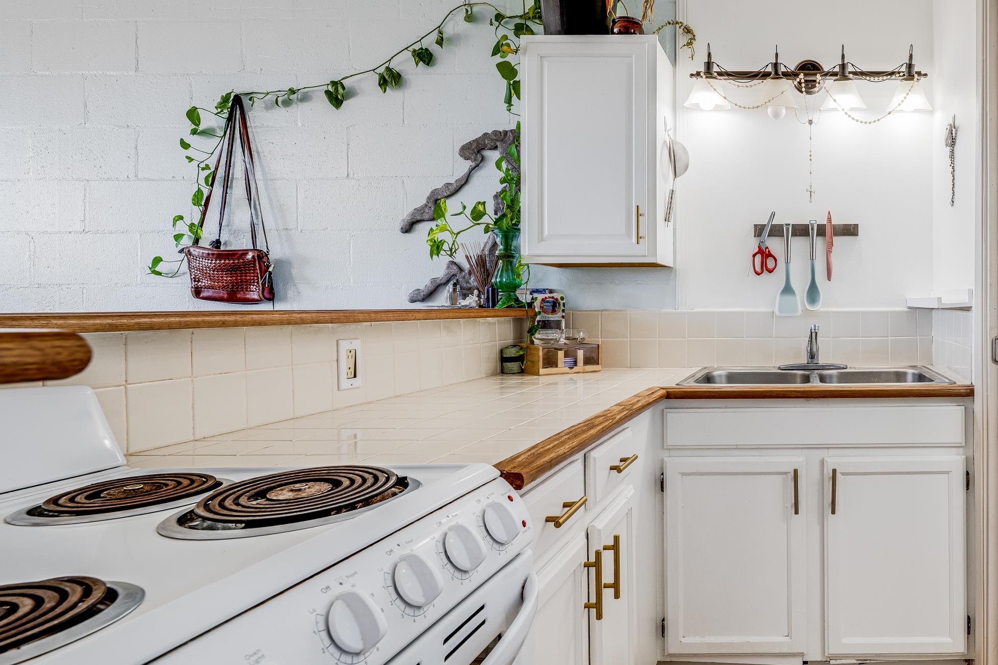 3660 Lower Honoapiilani Road, Unit 403 Lahaina, HI 96761 - Photo 9 of 41