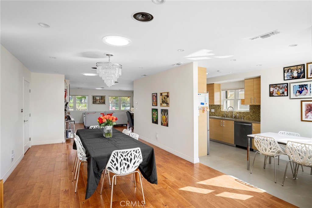 2040 West Kenneth Road Glendale, CA 91201 - Photo 17 of 64