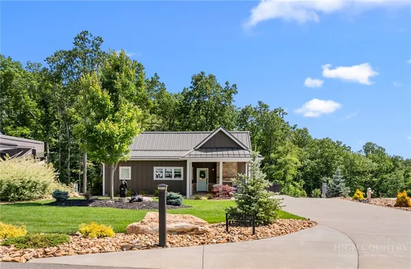 $775,000 | 25 Paynes Court, Thurmond, NC 28683