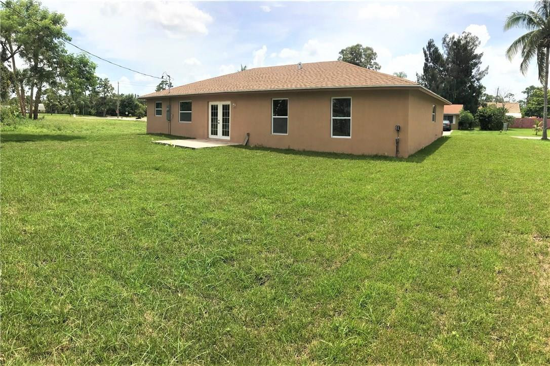 1046 Cheryl Road Haverhill, FL 33417 - Photo 2 of 11 Photo 2