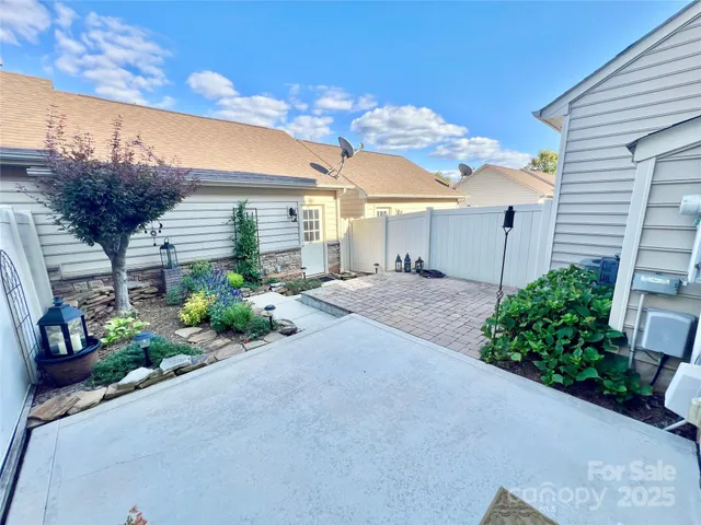 $440,000 | 8326 Viewpoint Lane, Unit 802, Cornelius, NC 28031