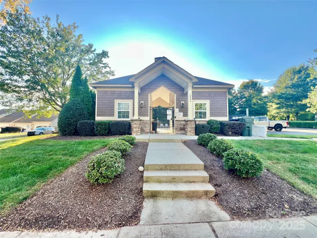 $440,000 | 8326 Viewpoint Lane, Unit 802, Cornelius, NC 28031