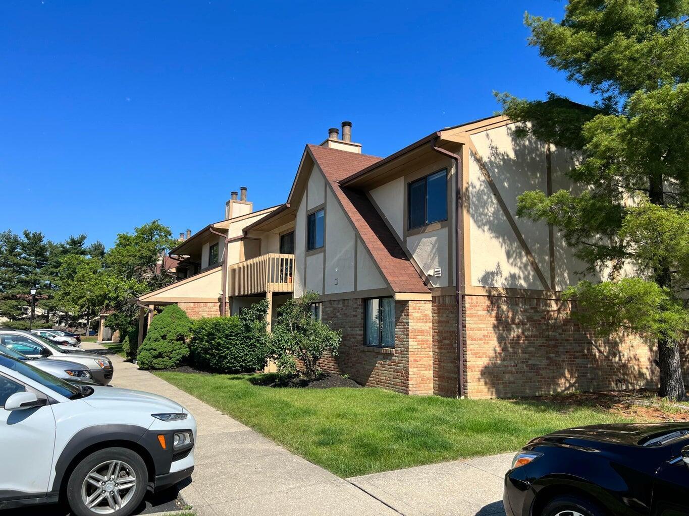 2271 Hedgerow Road, Unit 2271C Columbus, OH 43220 - Photo 3 of 23 20220531140738336353000000-o