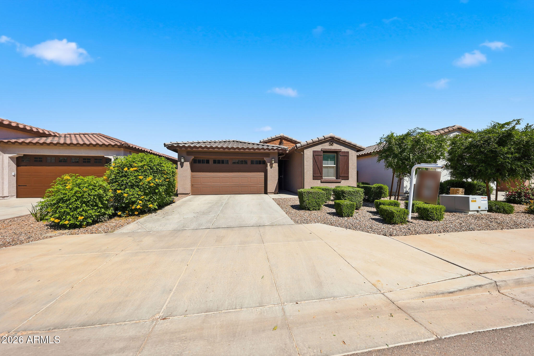 4064 East Catclaw Street Gilbert, AZ 85296 - Photo 3 of 42 A (3)