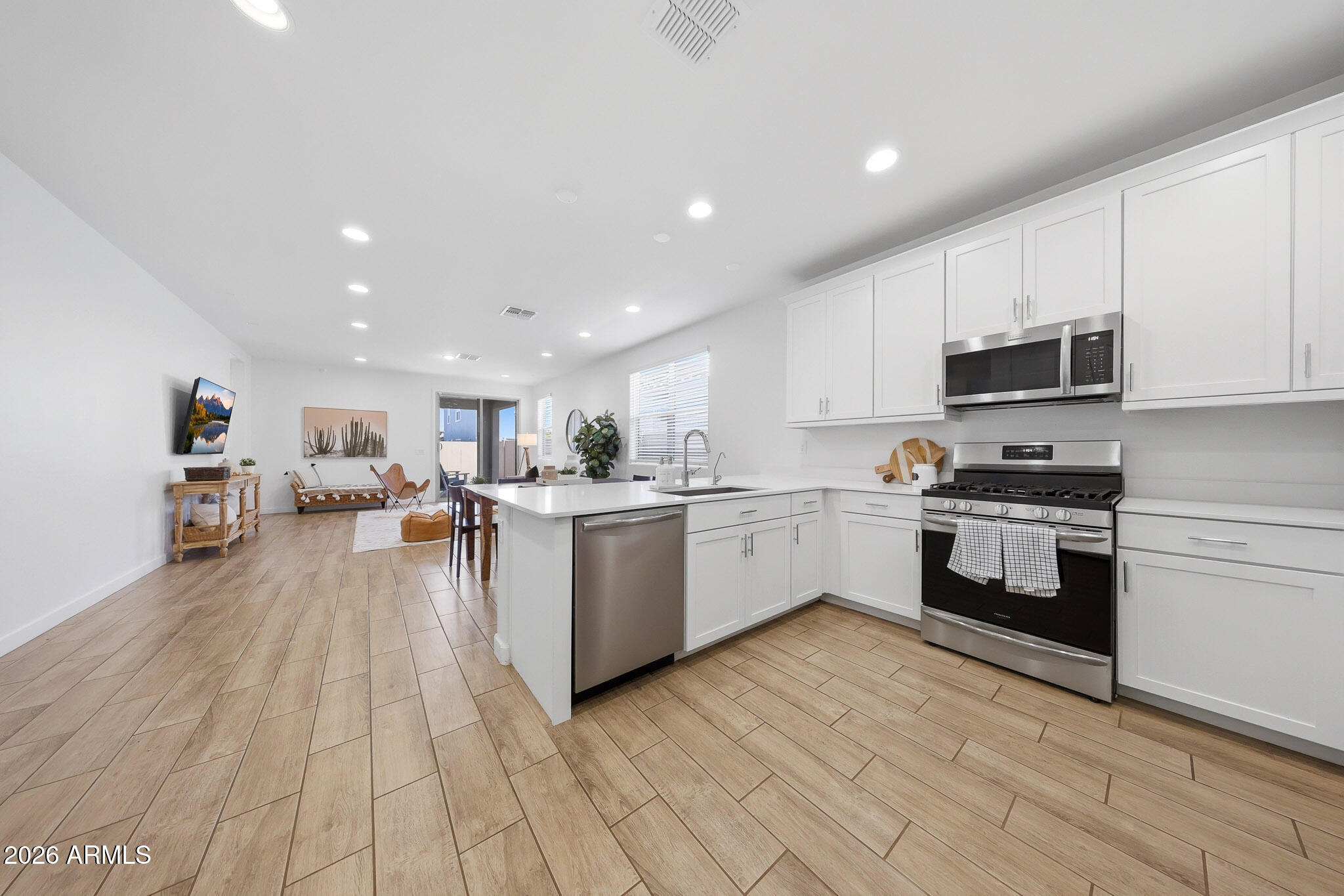 4064 East Catclaw Street Gilbert, AZ 85296 - Photo 8 of 42 B (5)