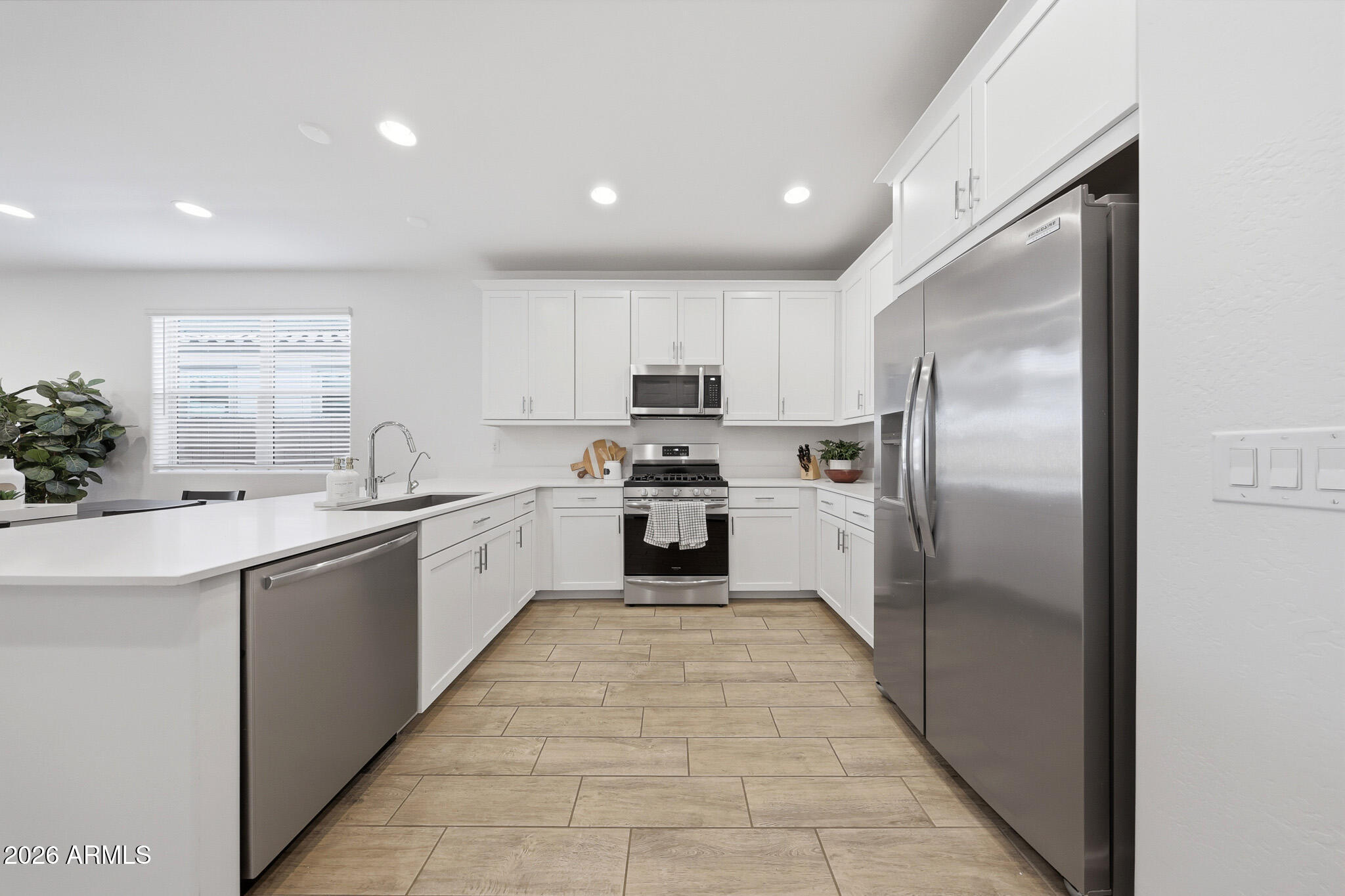 4064 East Catclaw Street Gilbert, AZ 85296 - Photo 10 of 42 B (7)