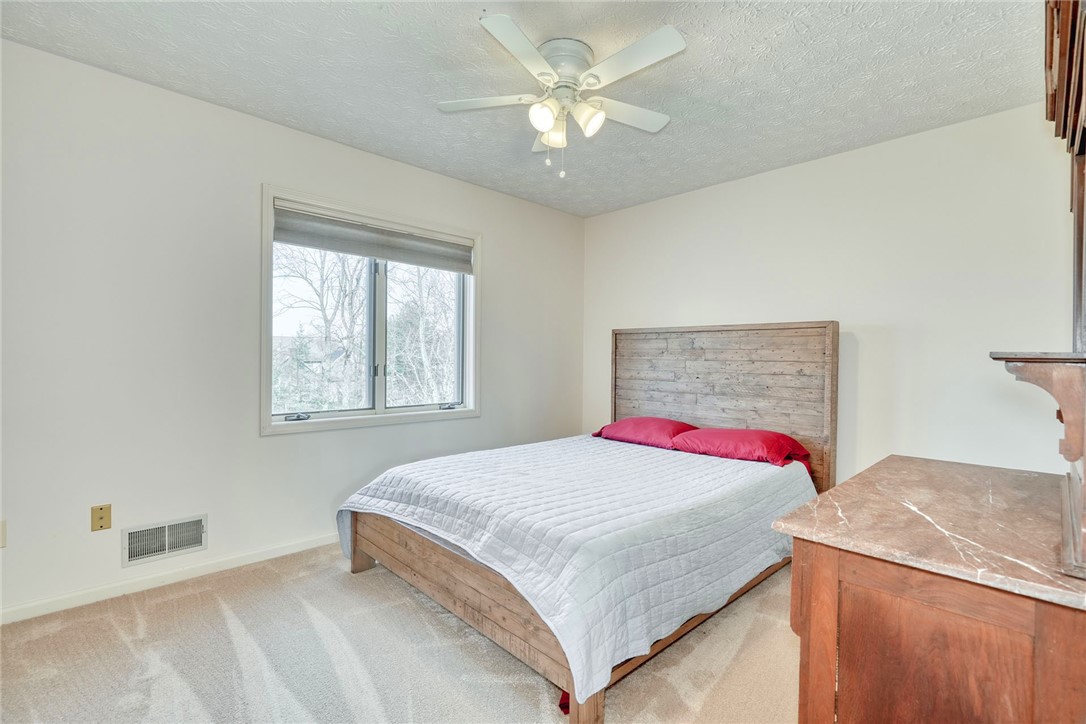 27 Edenfield Road Penfield, NY 14526 - Photo 29 of 48 Bedroom #3