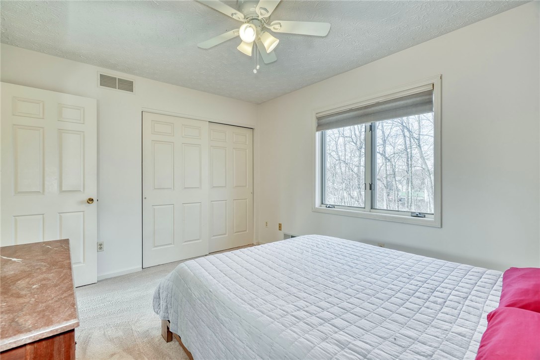 27 Edenfield Road Penfield, NY 14526 - Photo 31 of 48 Bedroom #3