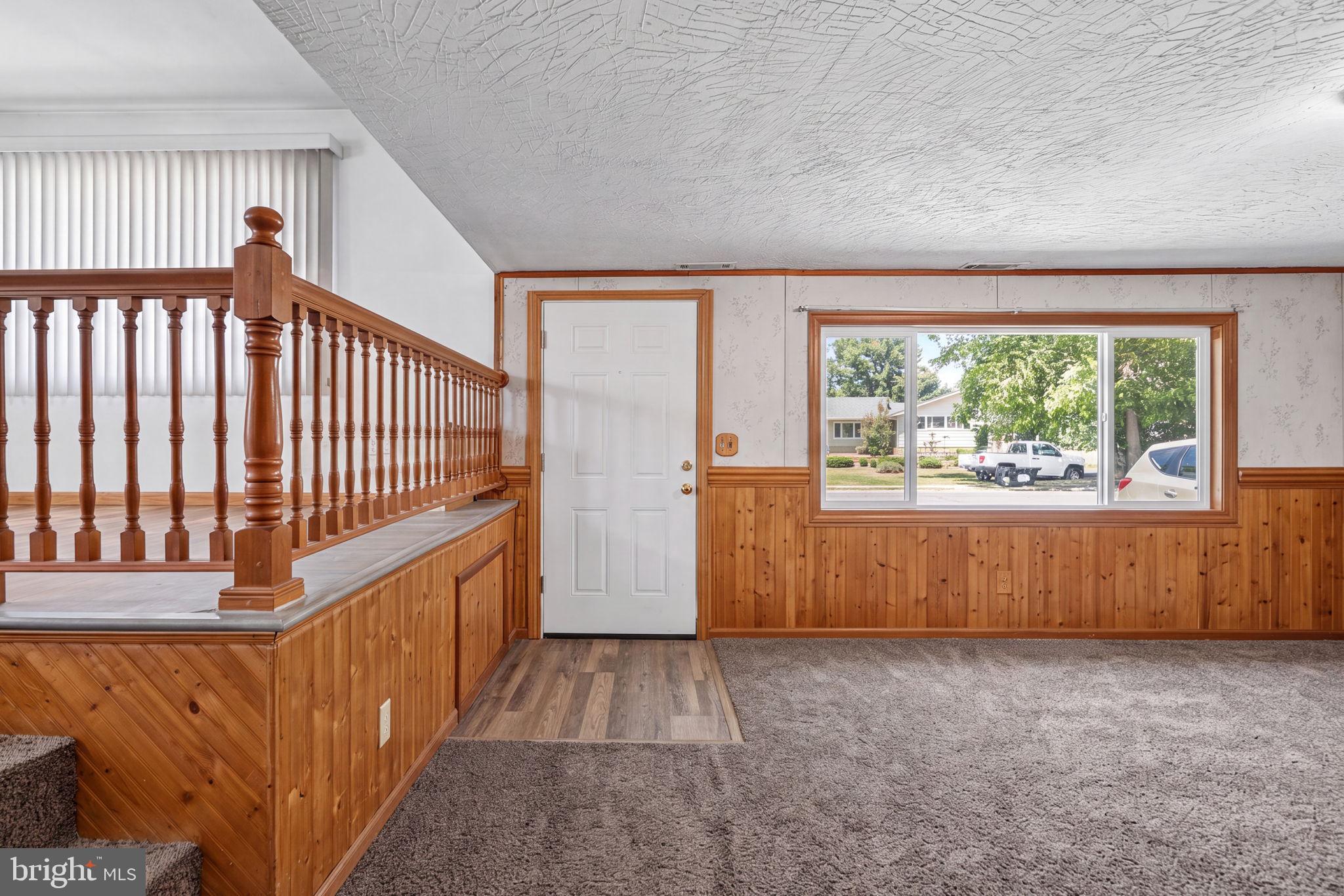 1301 Greentree Road Newark, DE 19713 - Photo 4 of 30 Inviting space with natural light.