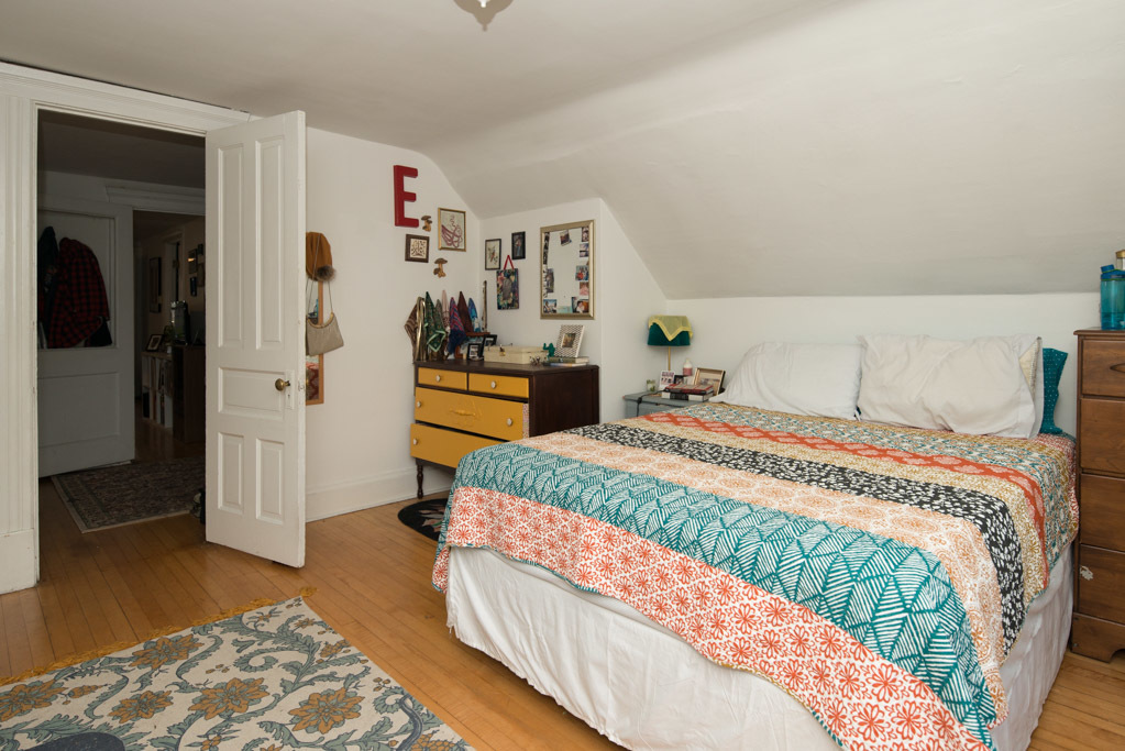 2015 West Iowa Street, Unit 2 Chicago, IL 60622 - Photo 17 of 20 a bedroom with a bed and a couch