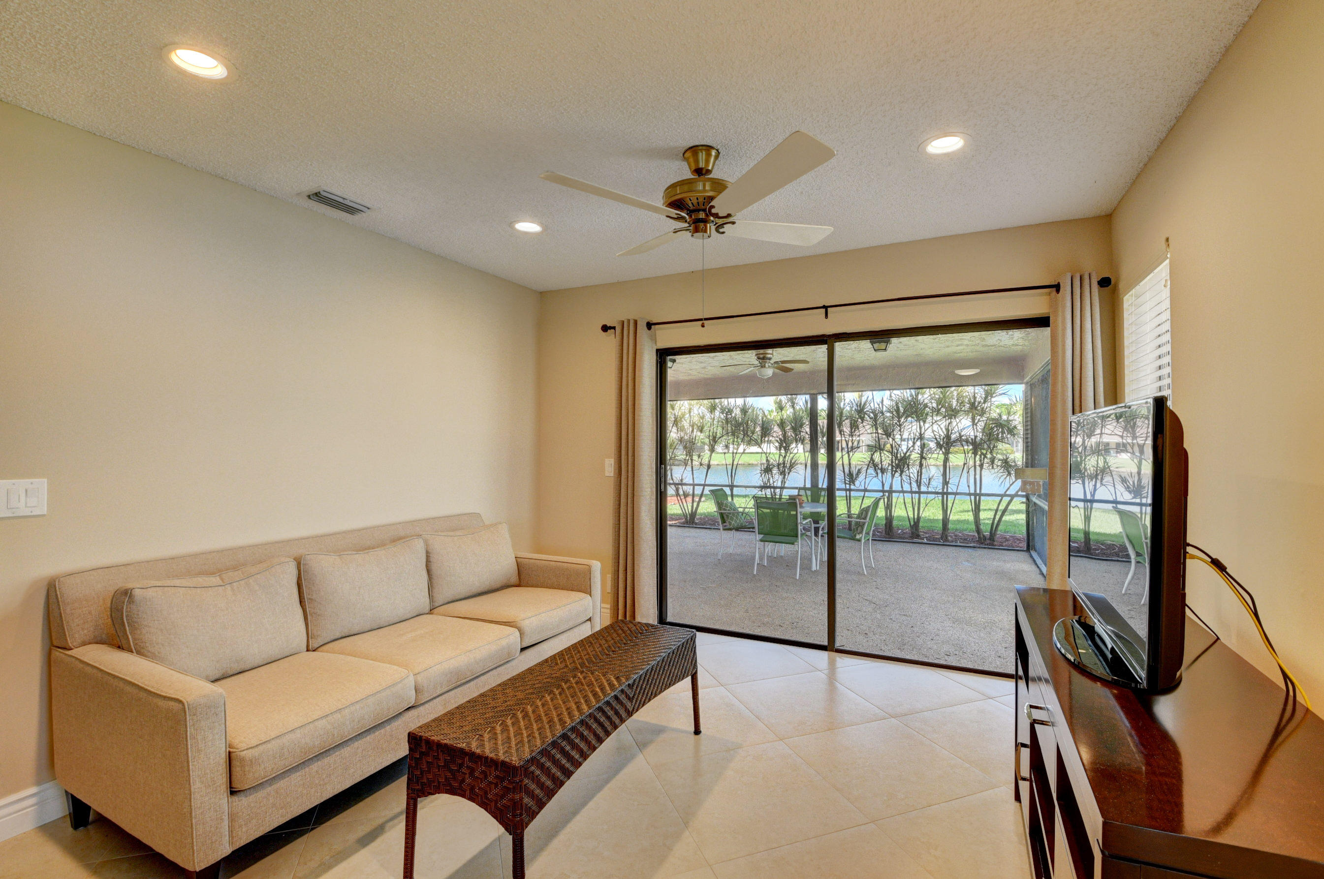 9621 Triton Court Boca Raton, FL 33434 - Photo 15 of 43 FAMILY ROOM