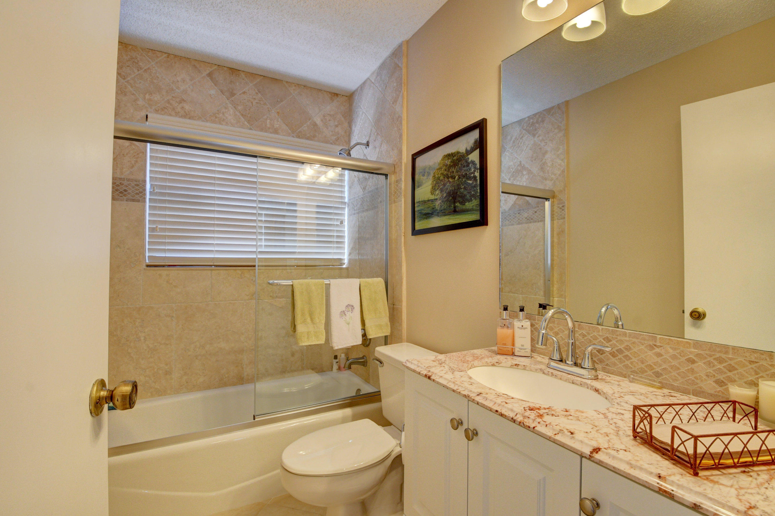 9621 Triton Court Boca Raton, FL 33434 - Photo 30 of 43 GUEST BATHROOM