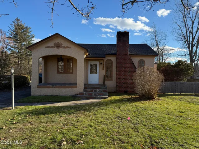 $1,600 | 152 East State Street, Unit EXT, Gloversville, NY 12078