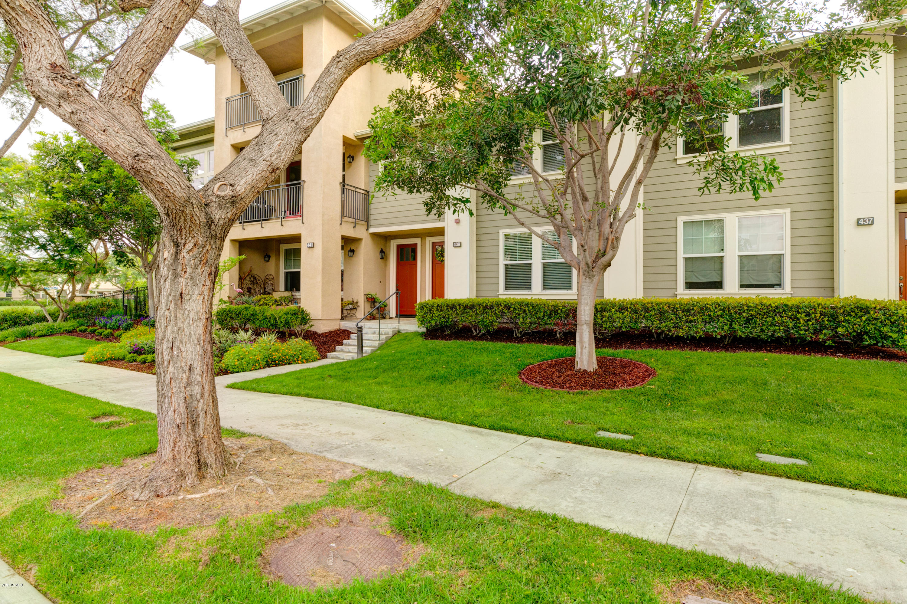 439 Forest Park Boulevard Oxnard, CA 93036 - Photo 2 of 33 2