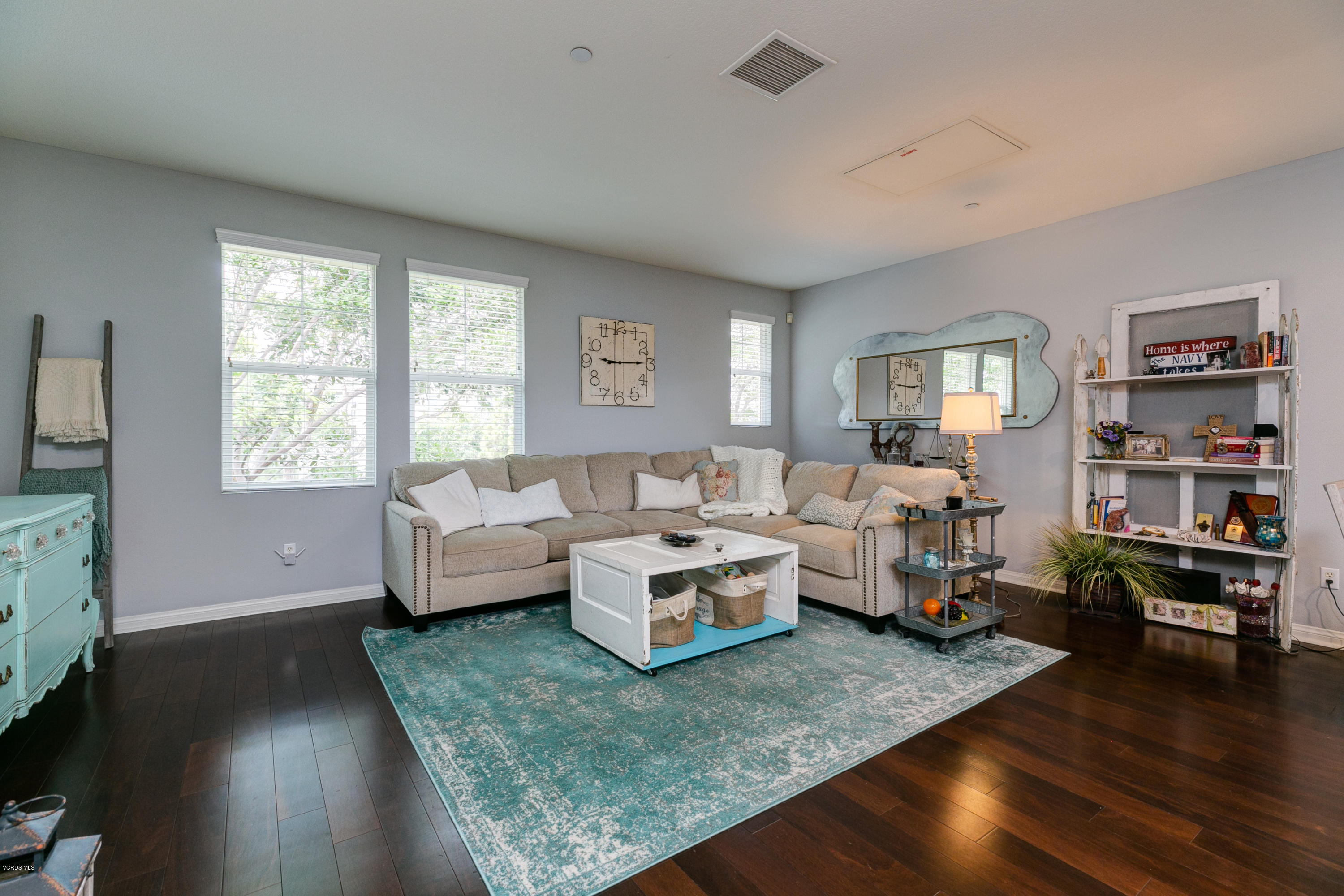 439 Forest Park Boulevard Oxnard, CA 93036 - Photo 11 of 33 11