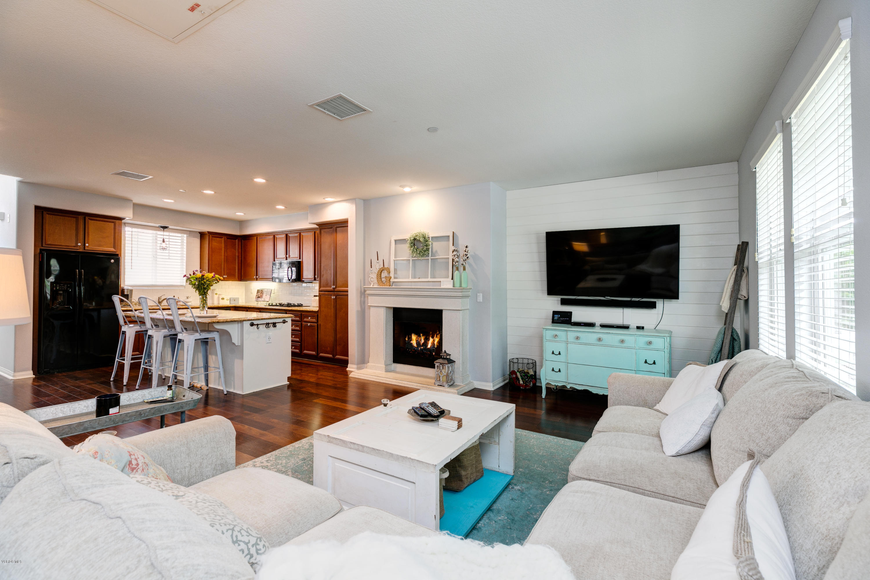 439 Forest Park Boulevard Oxnard, CA 93036 - Photo 12 of 33 12