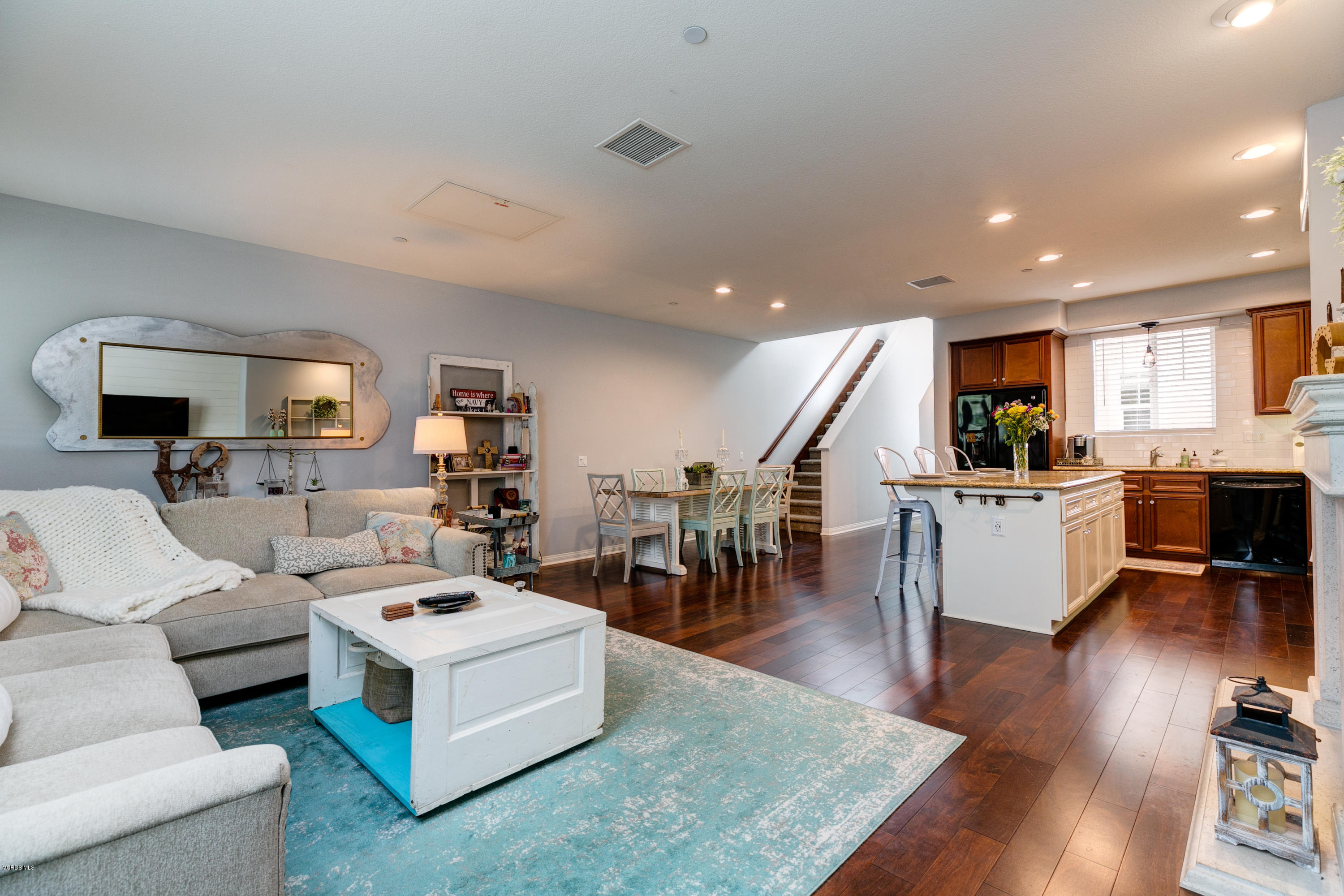 439 Forest Park Boulevard Oxnard, CA 93036 - Photo 13 of 33 13