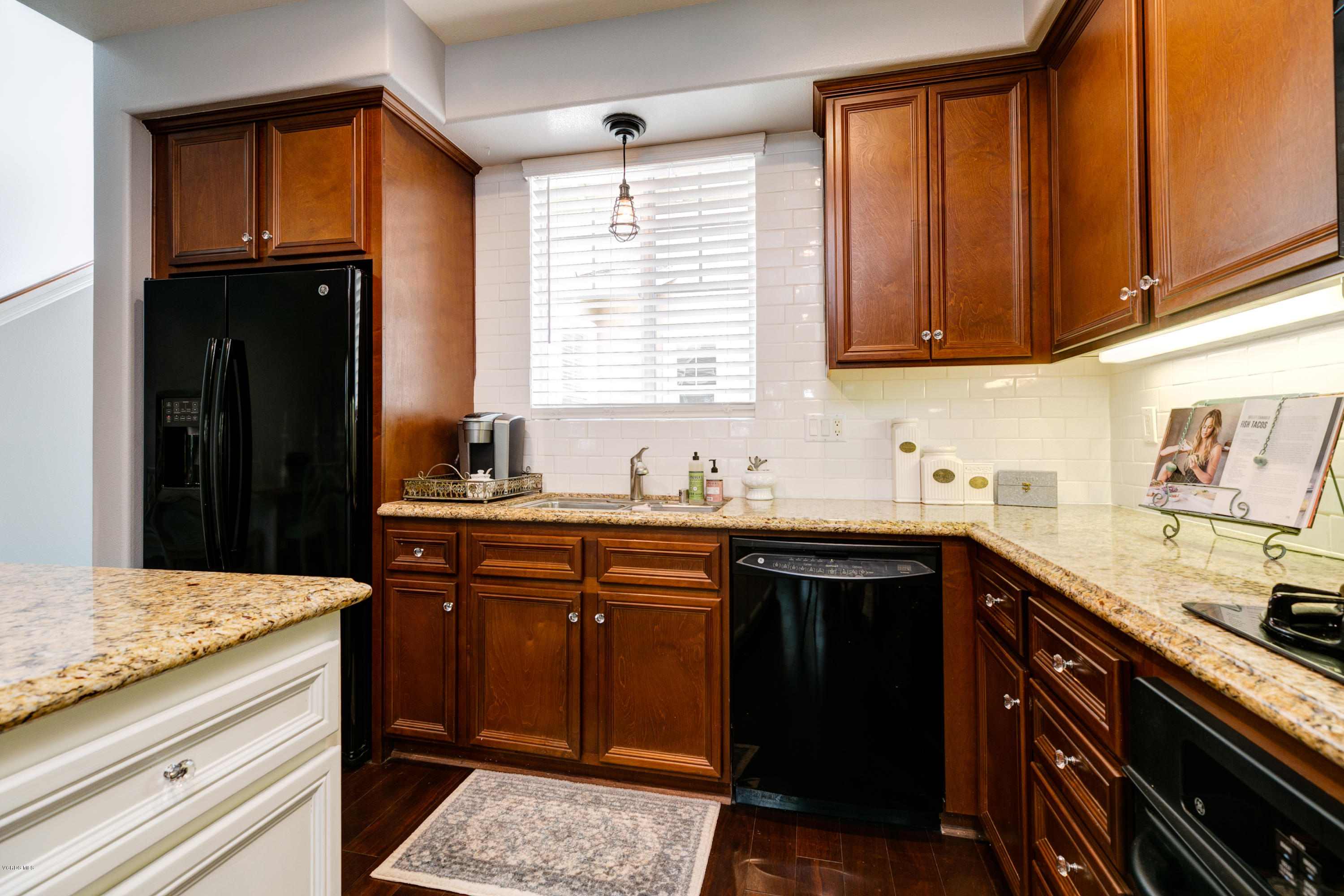 439 Forest Park Boulevard Oxnard, CA 93036 - Photo 17 of 33 17