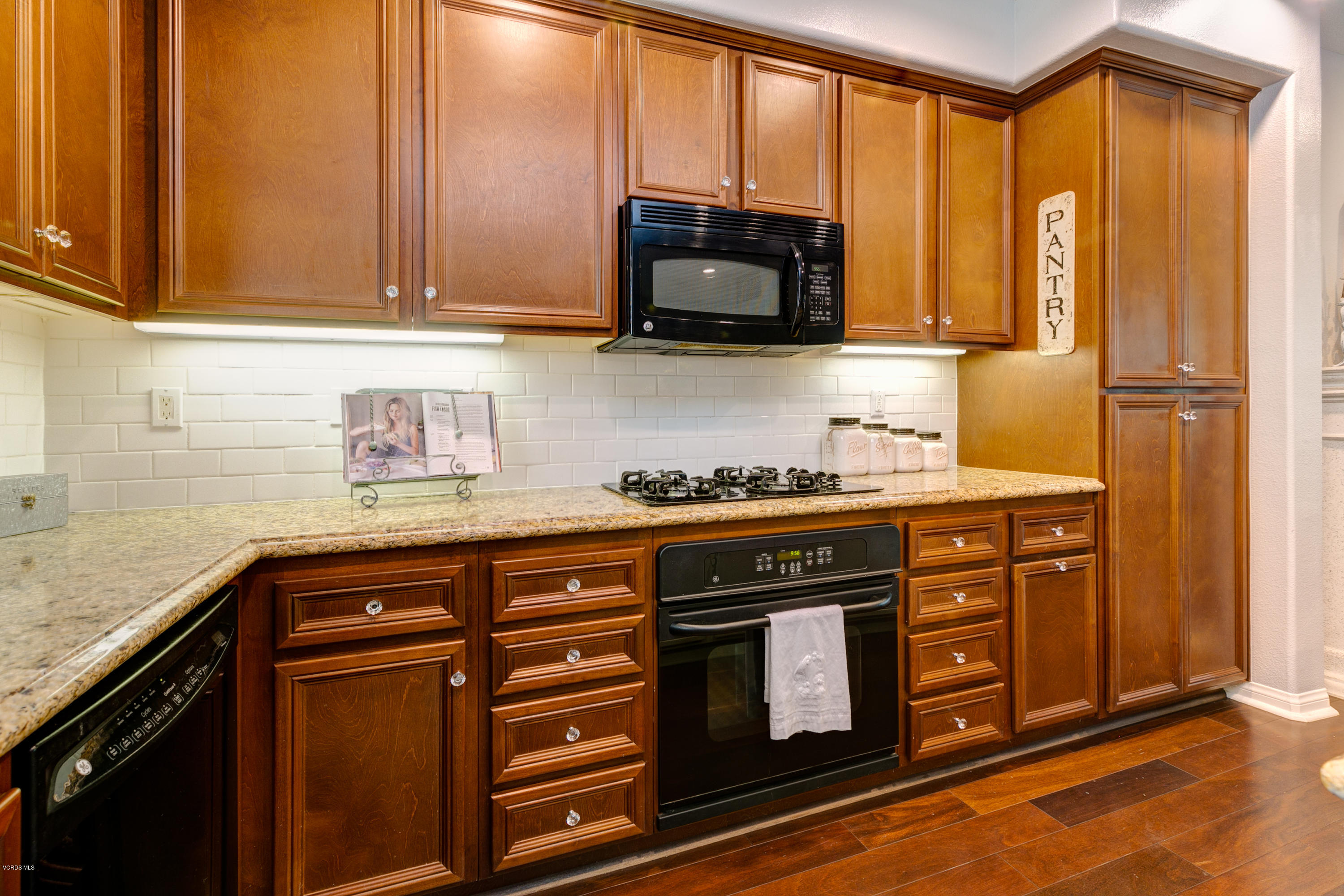 439 Forest Park Boulevard Oxnard, CA 93036 - Photo 18 of 33 18