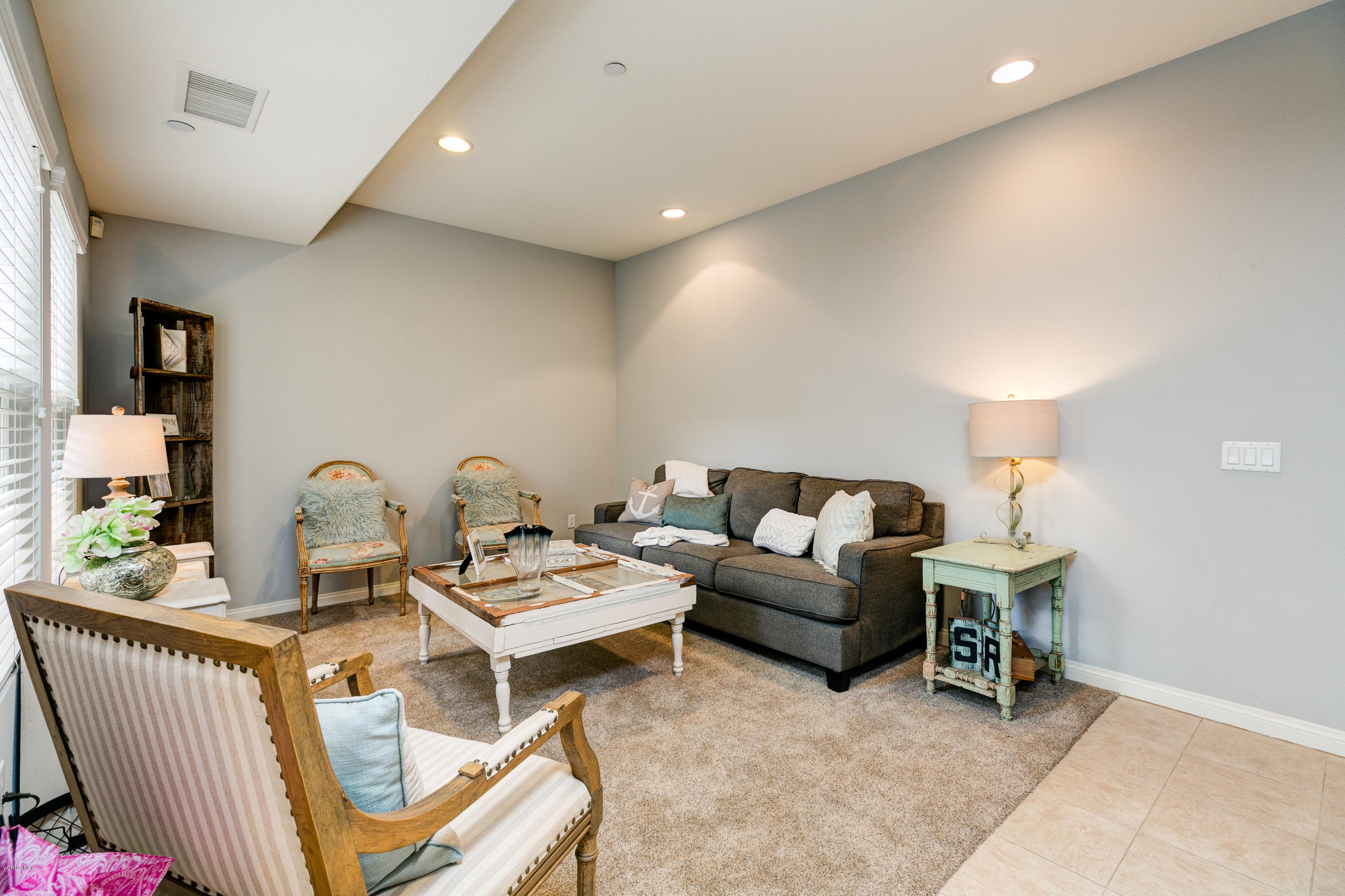 439 Forest Park Boulevard Oxnard, CA 93036 - Photo 7 of 33 7